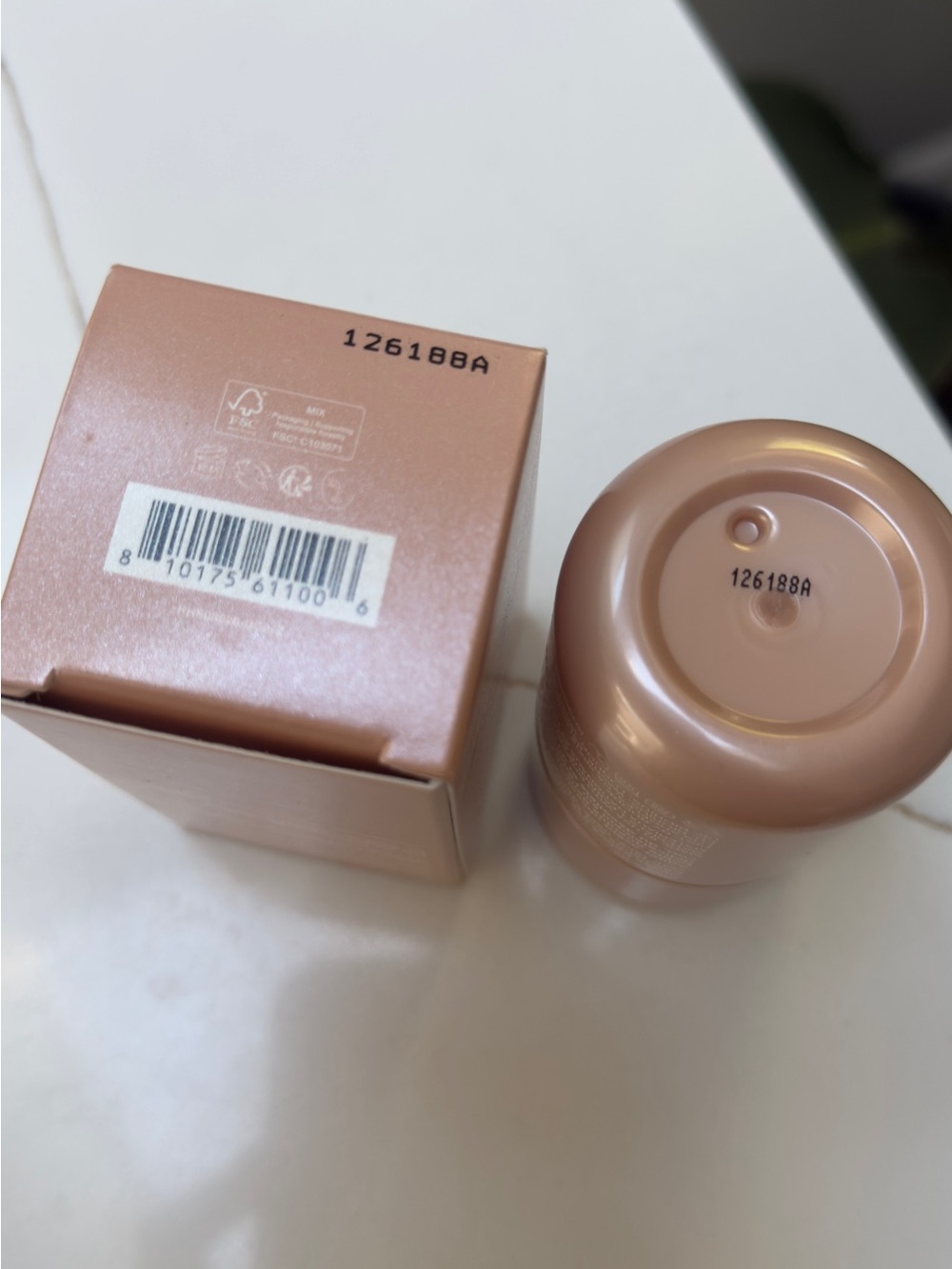 RHODE Highlight Milk - Shade 2 Pearly Champagne - Picture 3 of 5